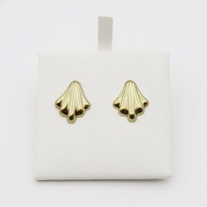 14k Yellow Gold Puffed Shell Scallop Edge Stud Earrings 0.9g